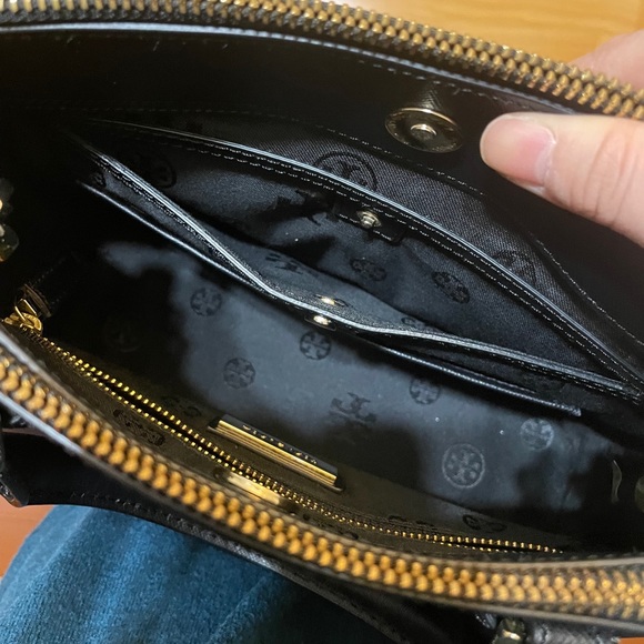 Tory Burch Robinson Micro Double-Zip Leather Bag (comes with dust bag) - Picture 4 of 7